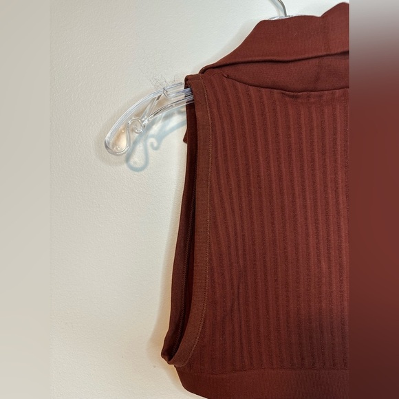 Urban Outfitters Out From Under Red Collared Ribbed Knit Crop Top M/L - Picture 4 of 7